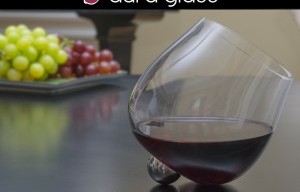 Aura Glass – A Unique Rotating Wine Glass