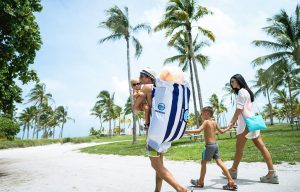 SeaSack: A Stylish New Bag to Hold All of Your Beach Gear